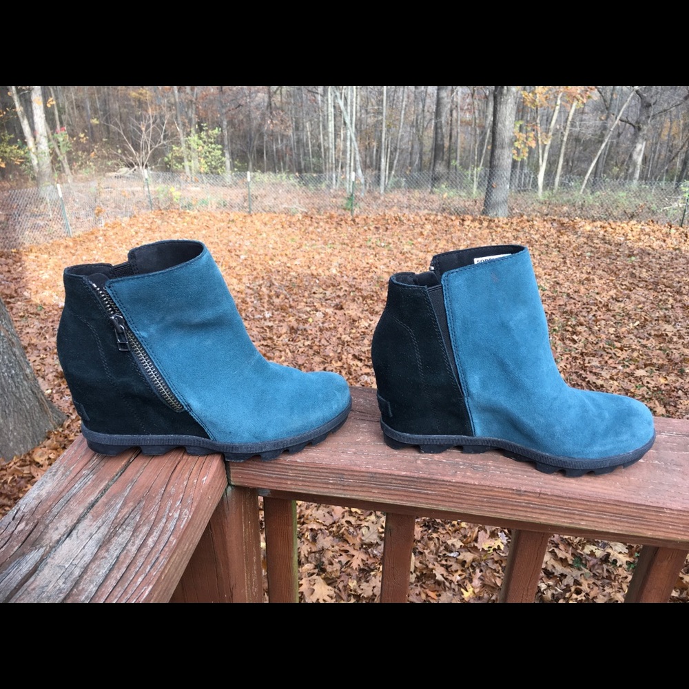 Sorel Joan of Artic wedge II zip booties 7.5